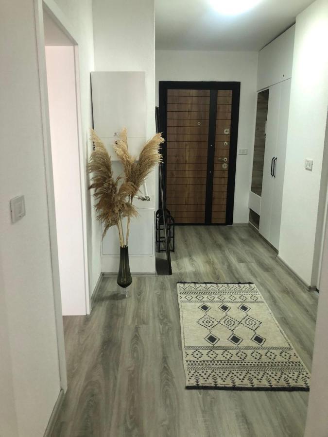 Apartment Prizreni-Free Private Parking Buitenkant foto