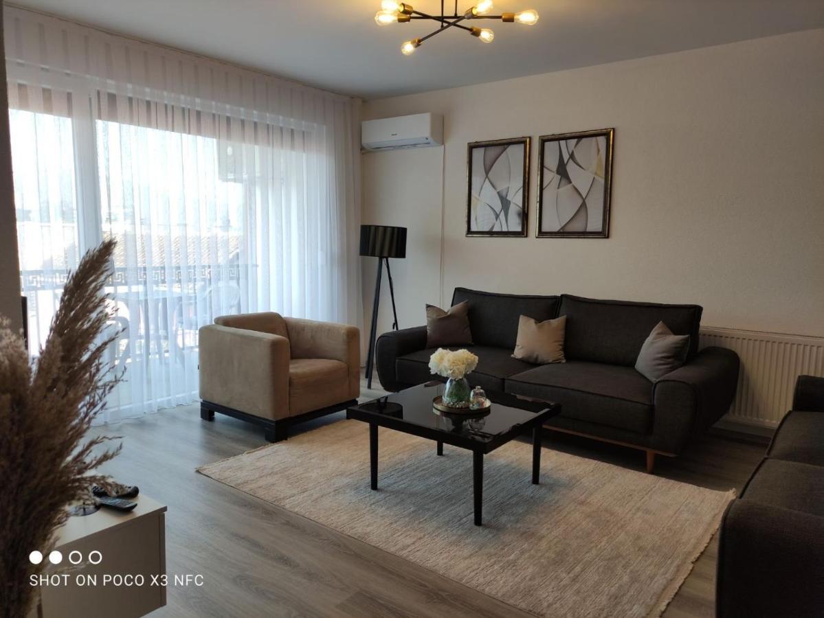 Apartment Prizreni-Free Private Parking Buitenkant foto