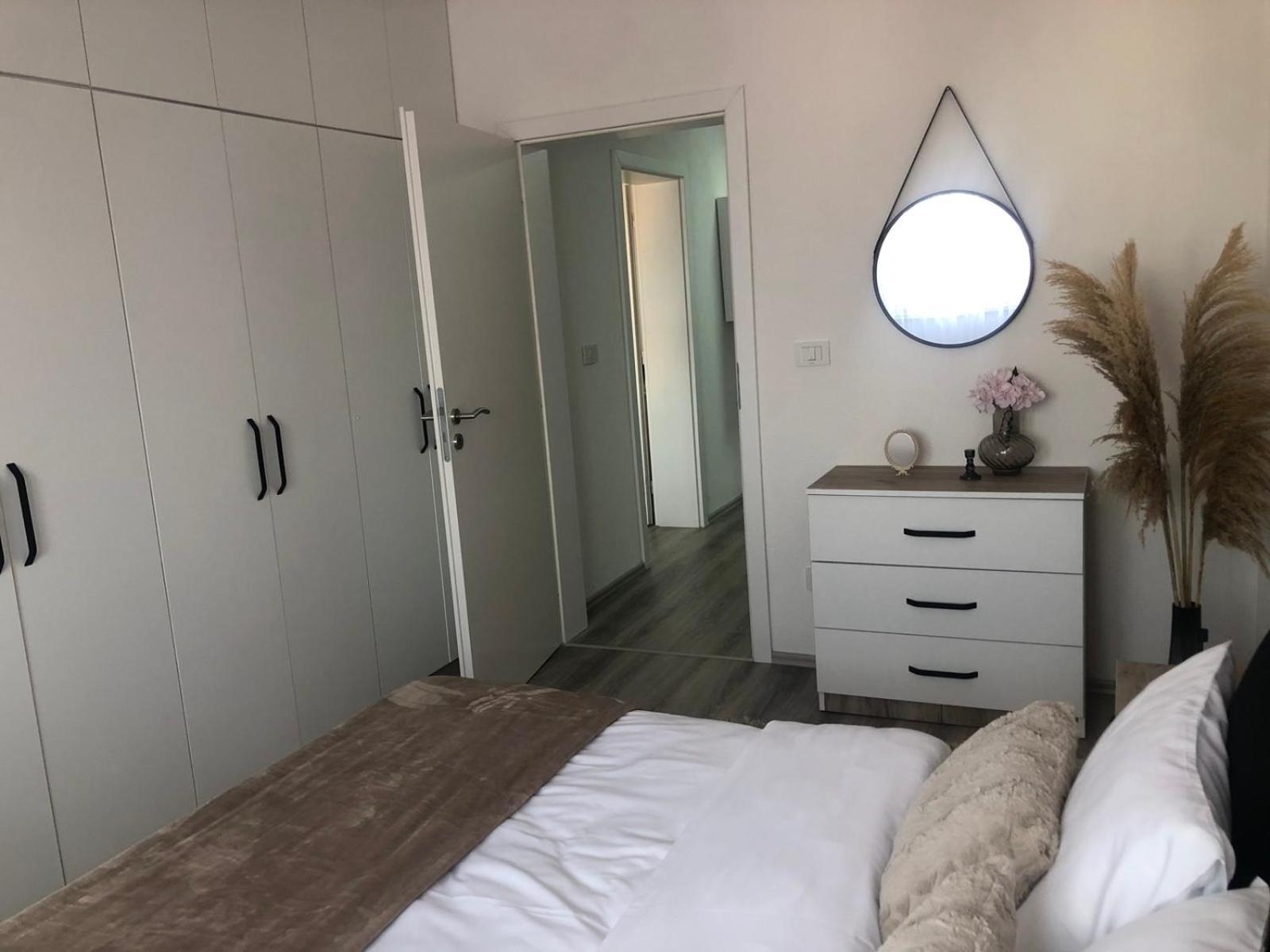 Apartment Prizreni-Free Private Parking Buitenkant foto