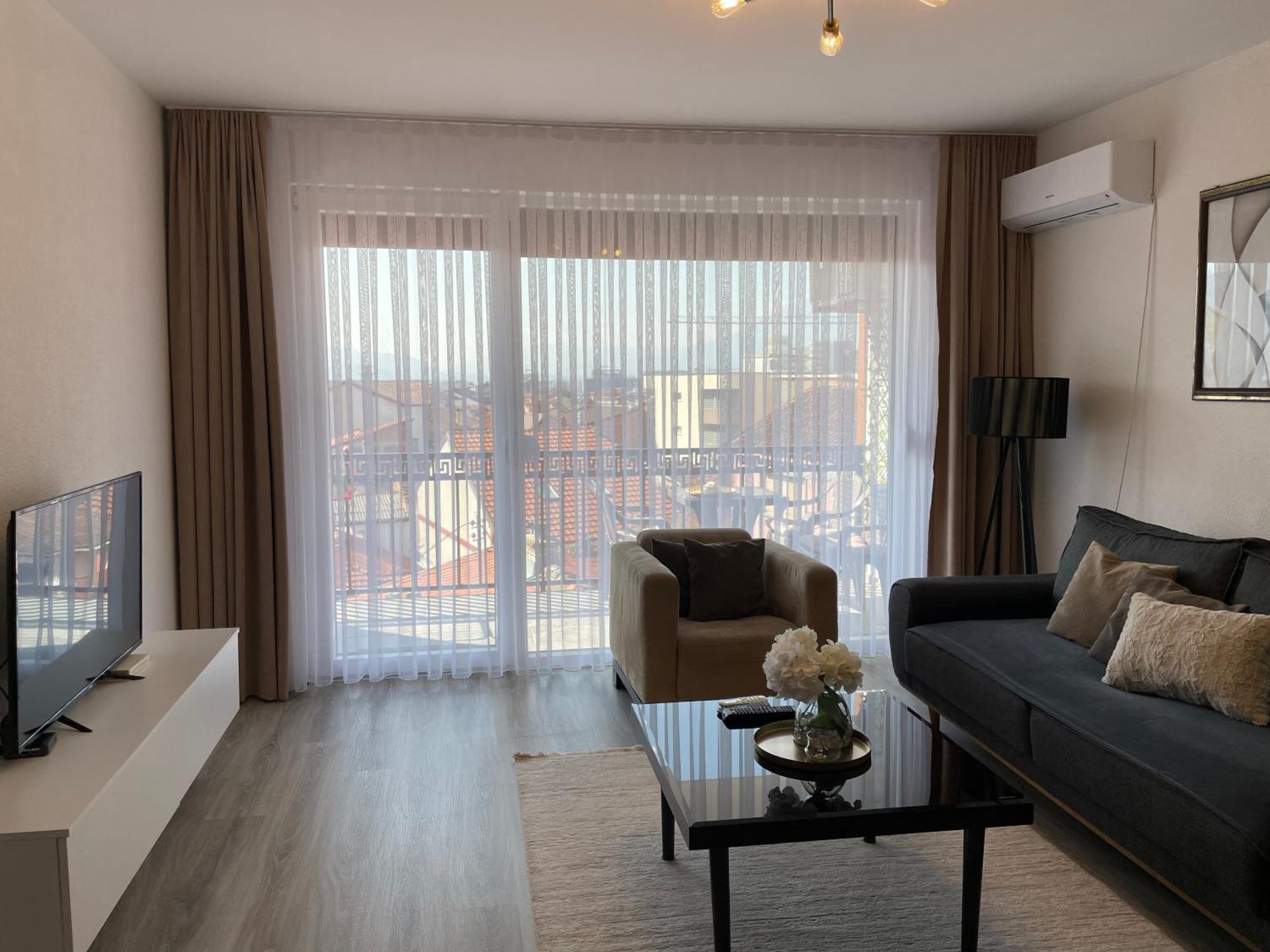 Apartment Prizreni-Free Private Parking Buitenkant foto