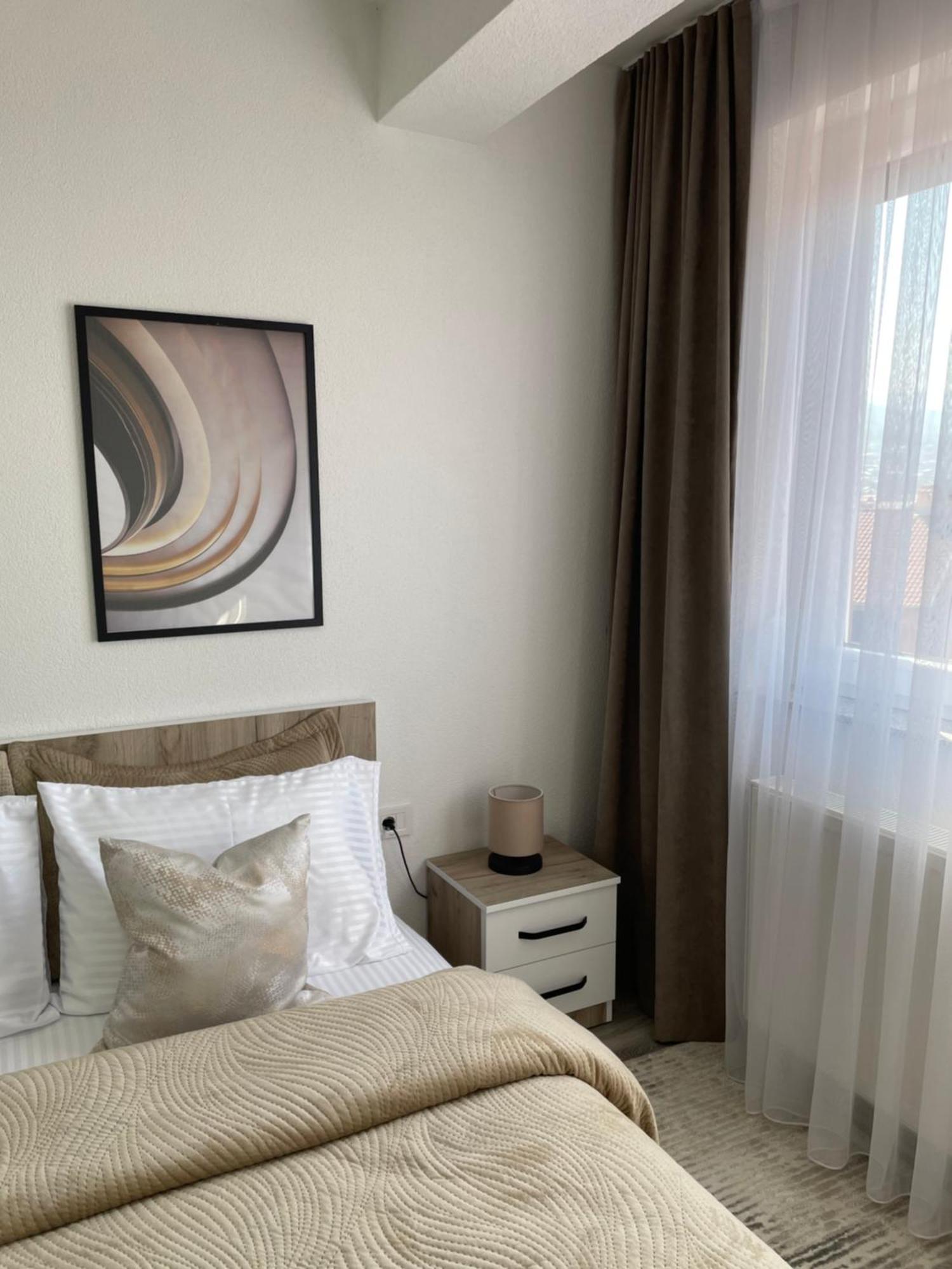 Apartment Prizreni-Free Private Parking Buitenkant foto