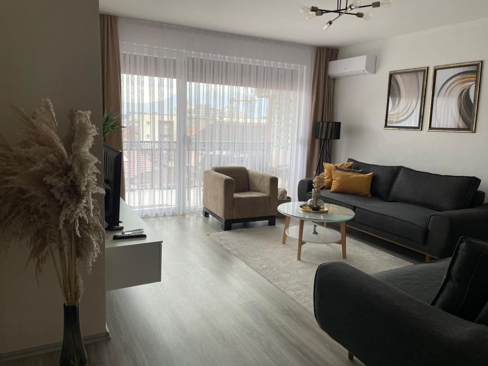 Apartment Prizreni-Free Private Parking Buitenkant foto