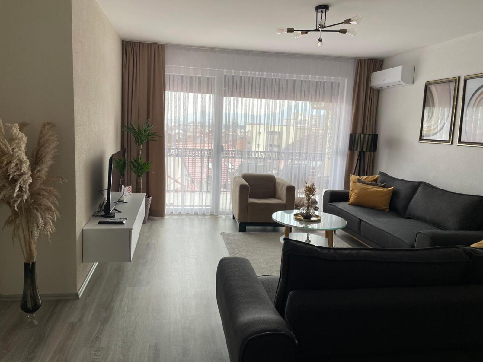 Apartment Prizreni-Free Private Parking Buitenkant foto