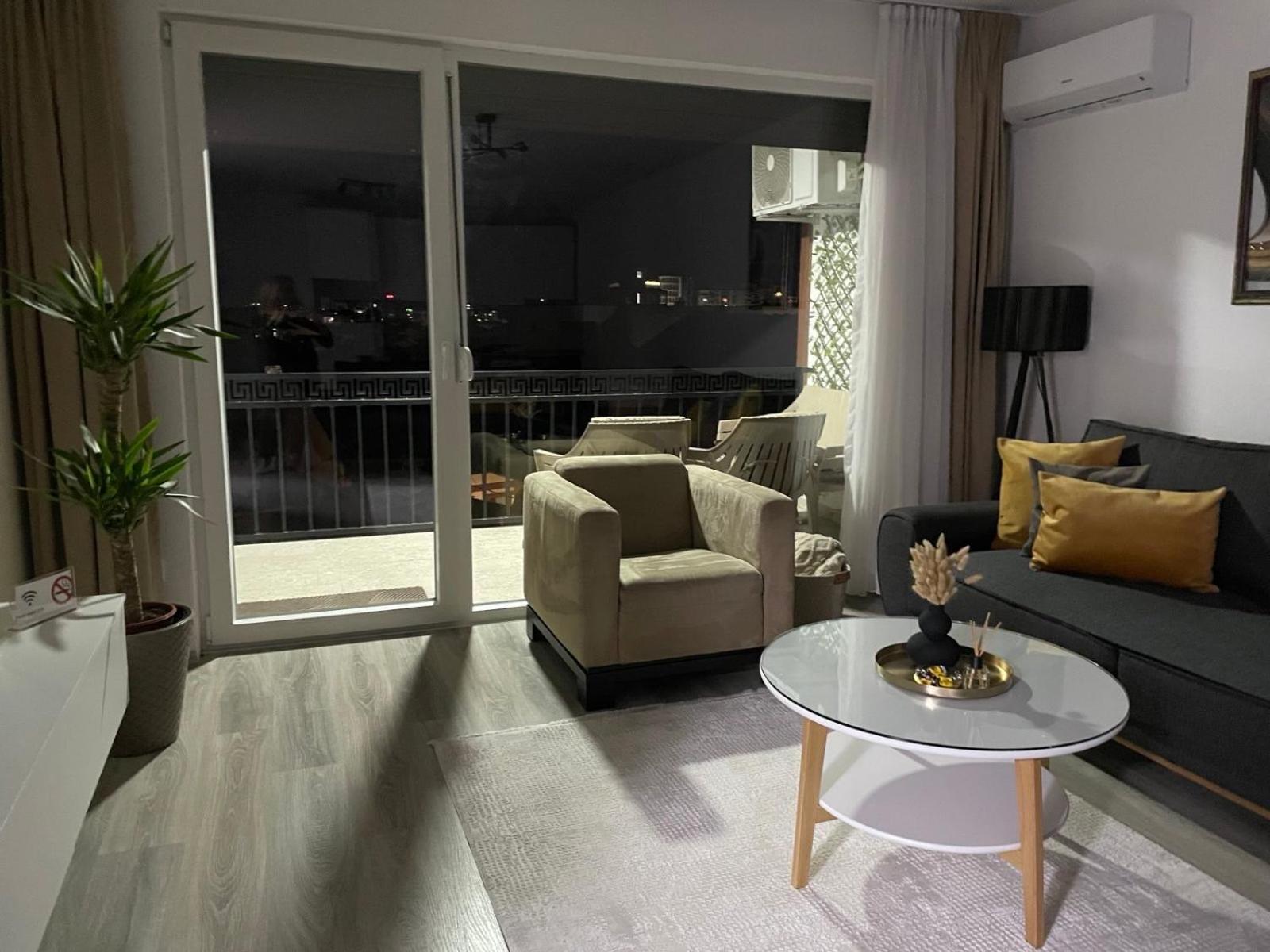 Apartment Prizreni-Free Private Parking Buitenkant foto